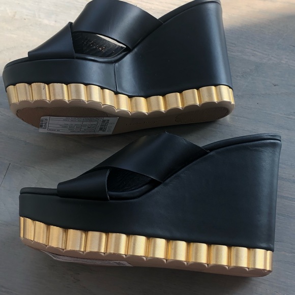 Ferragamo Nicosia summer sandal size 7c - Picture 5 of 8